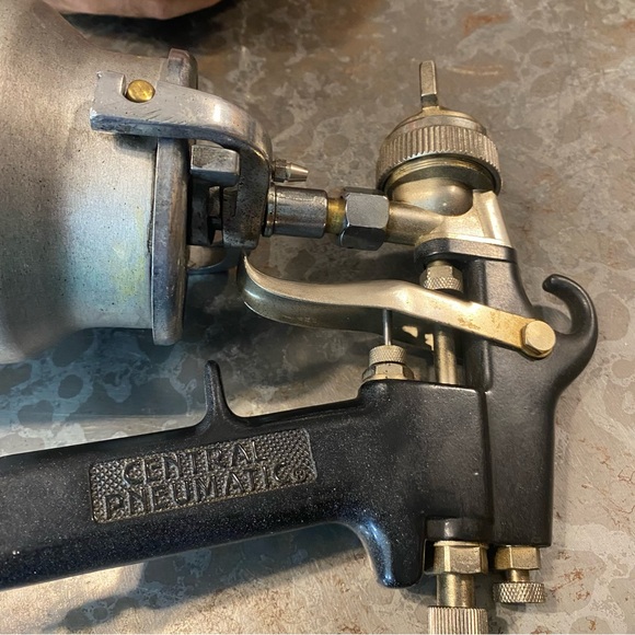 Central Pneumatic Metal paint Spray - Picture 6 of 13